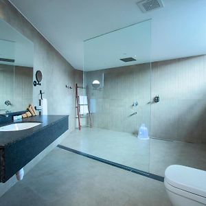 Executive Club Room