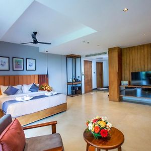 Premium Club King Room